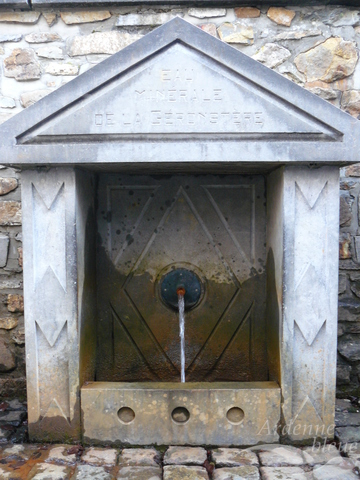 EAU - Fontaine - Geronstere